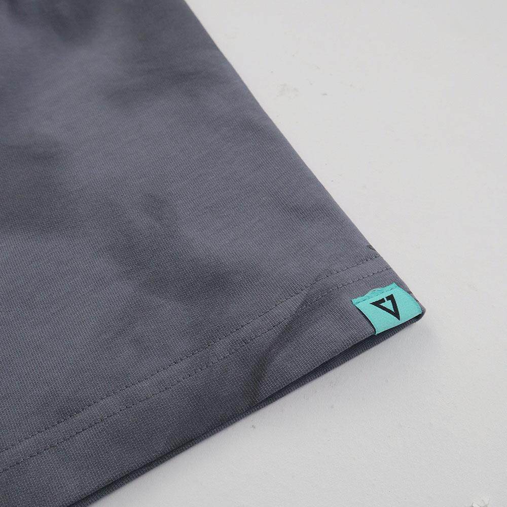 R//W Badges Boxy Tee (Cool Grey)